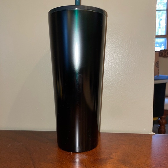 Venti Starbucks cup. Scratches shown - Picture 5 of 6